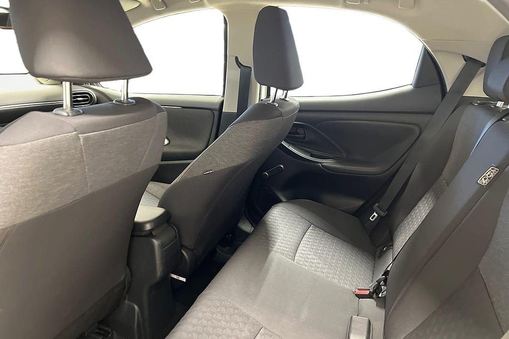 Vehicle Image 11