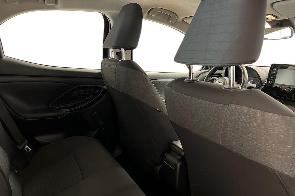 Vehicle Image 7