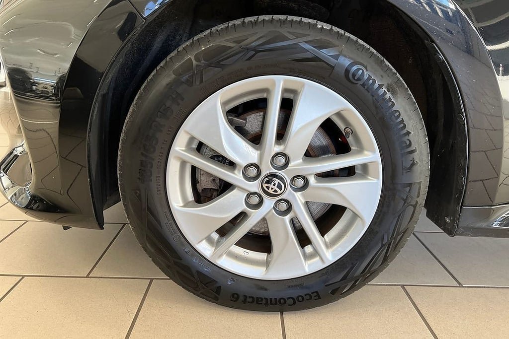 Vehicle Image 15