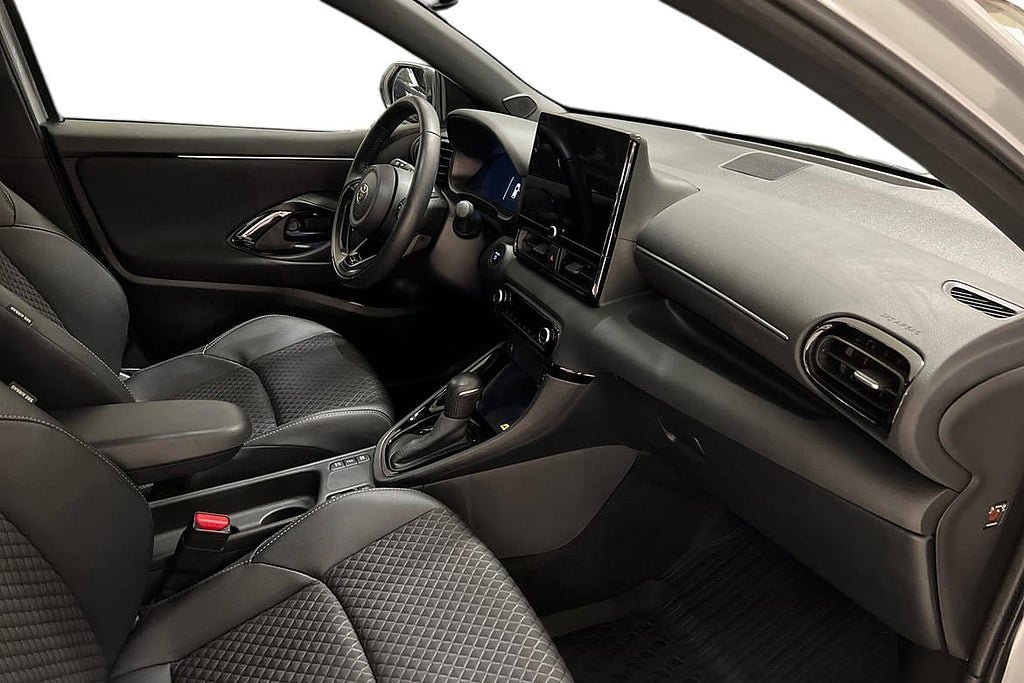 Vehicle Image 6