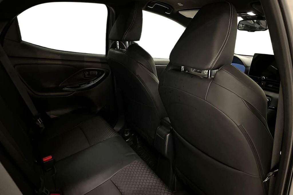 Vehicle Image 7