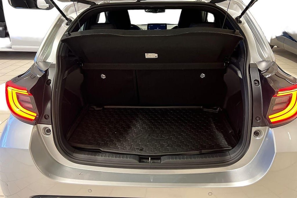 Vehicle Image 10