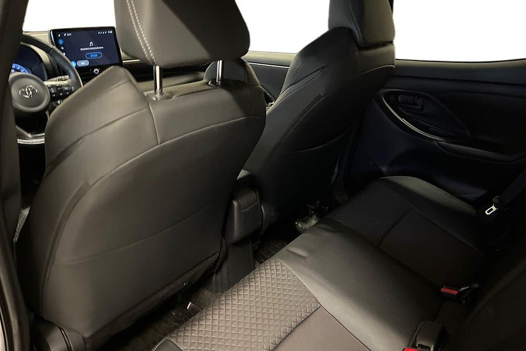 Vehicle Image 11