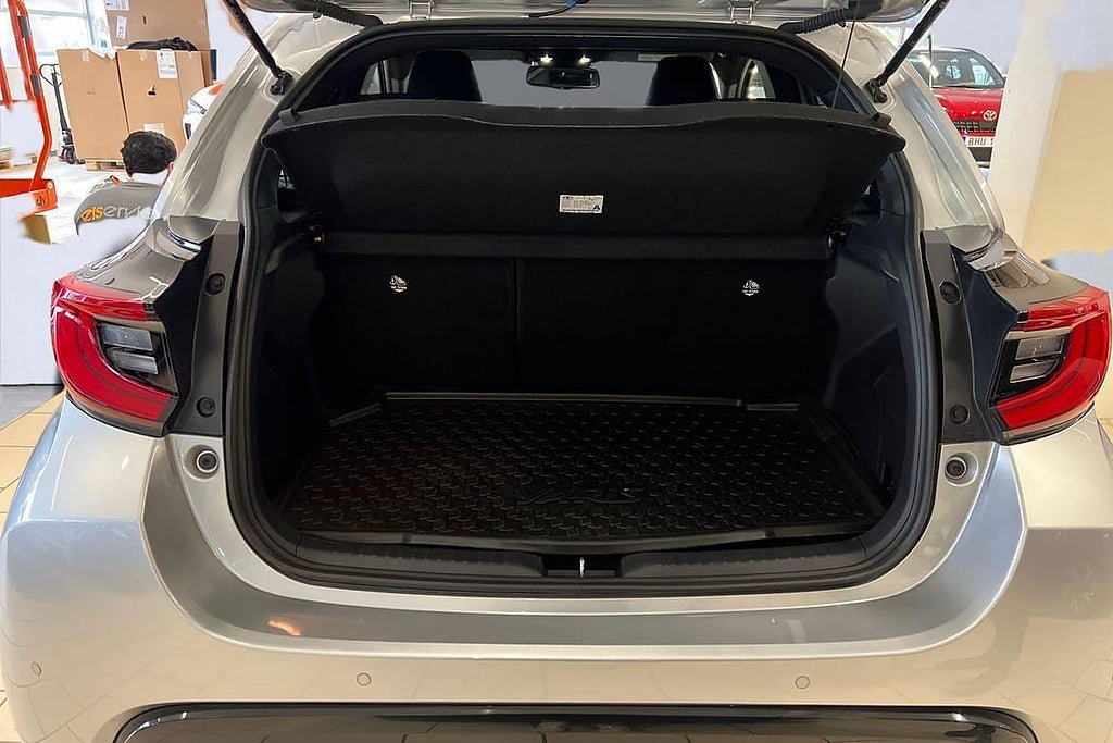 Vehicle Image 9