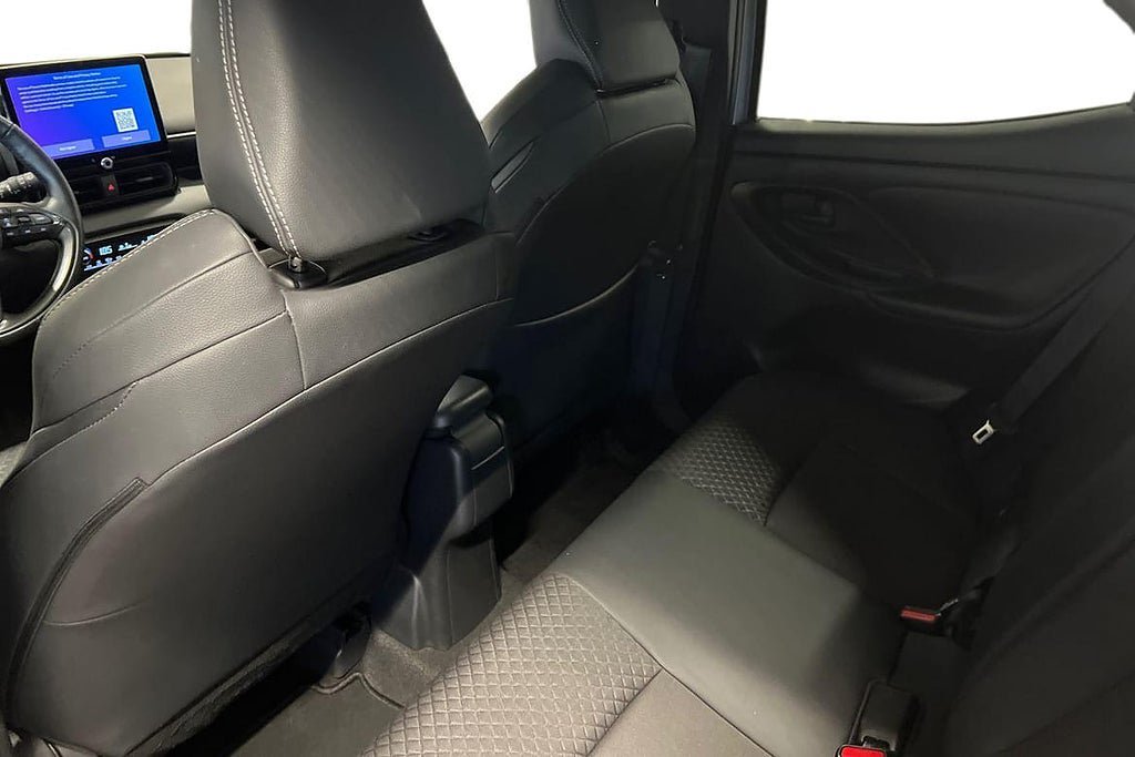Vehicle Image 10