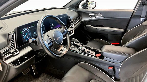 Vehicle Image 8