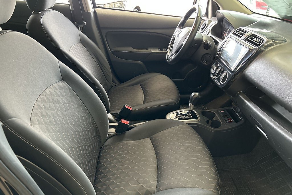Vehicle Image 16