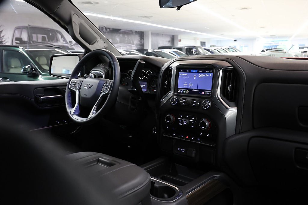 Vehicle Image 13