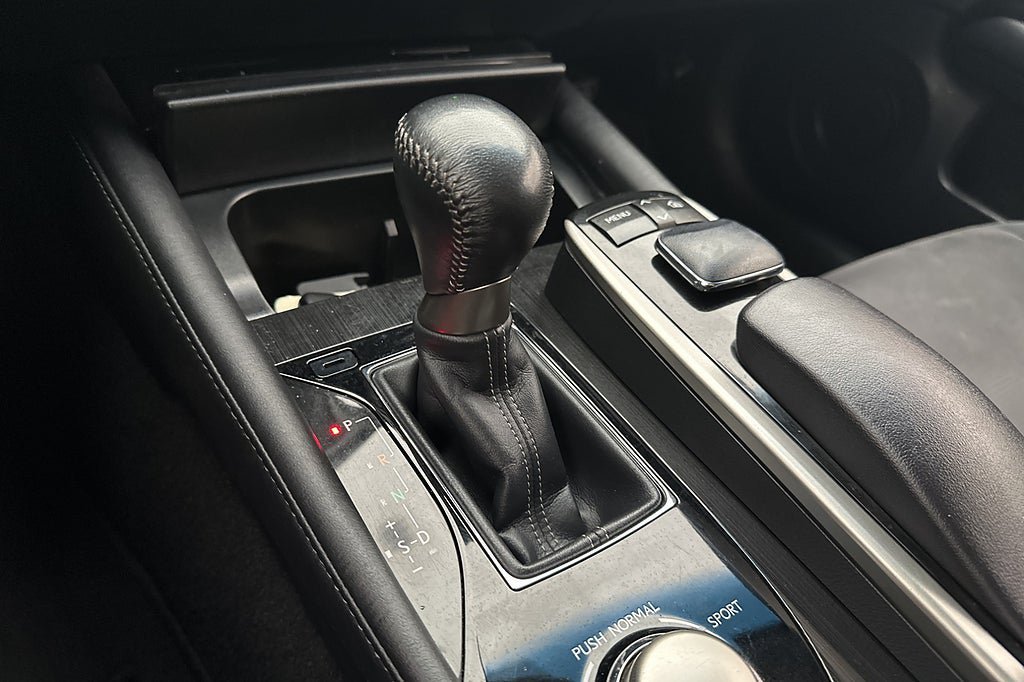 Vehicle Image 28