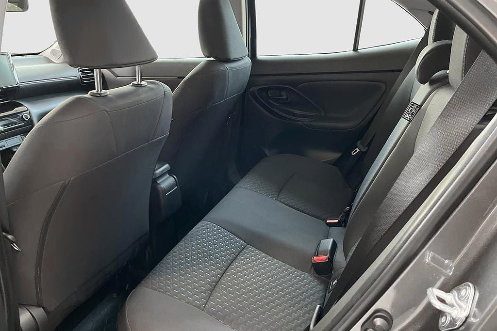 Vehicle Image 9