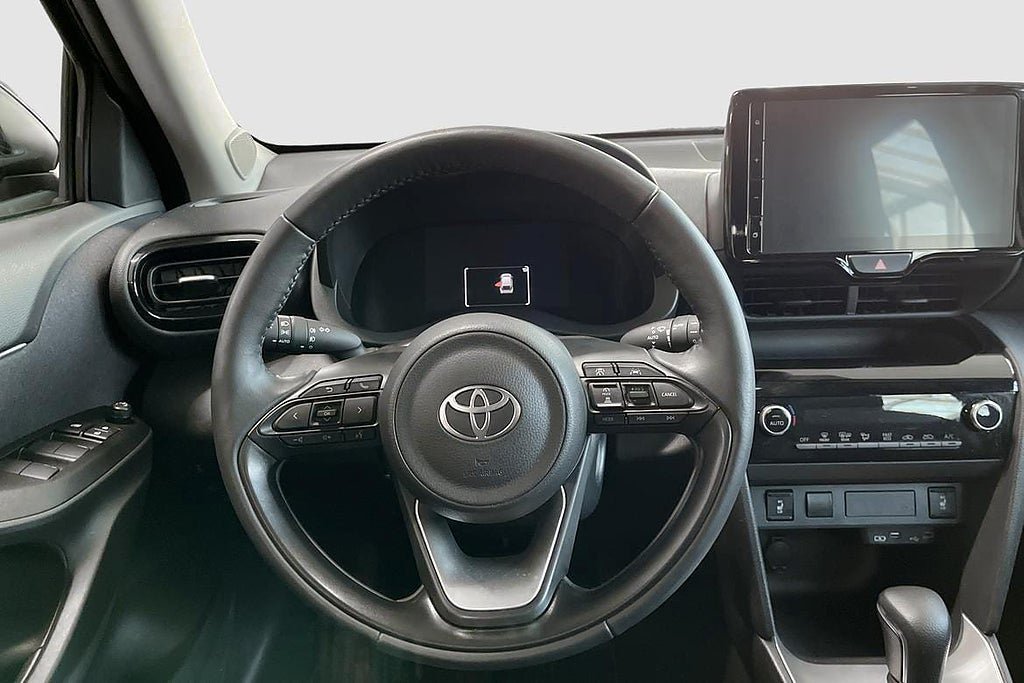 Vehicle Image 11
