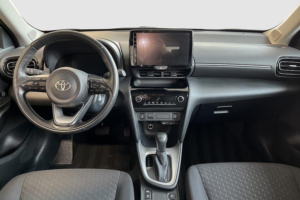 Vehicle Image 10