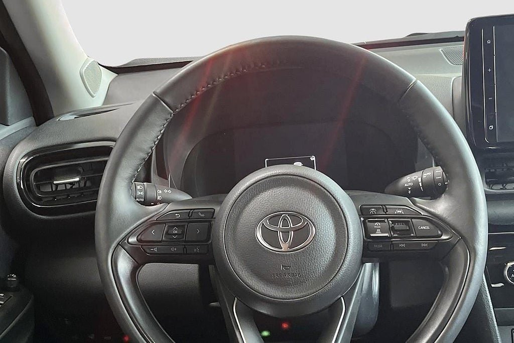 Vehicle Image 11