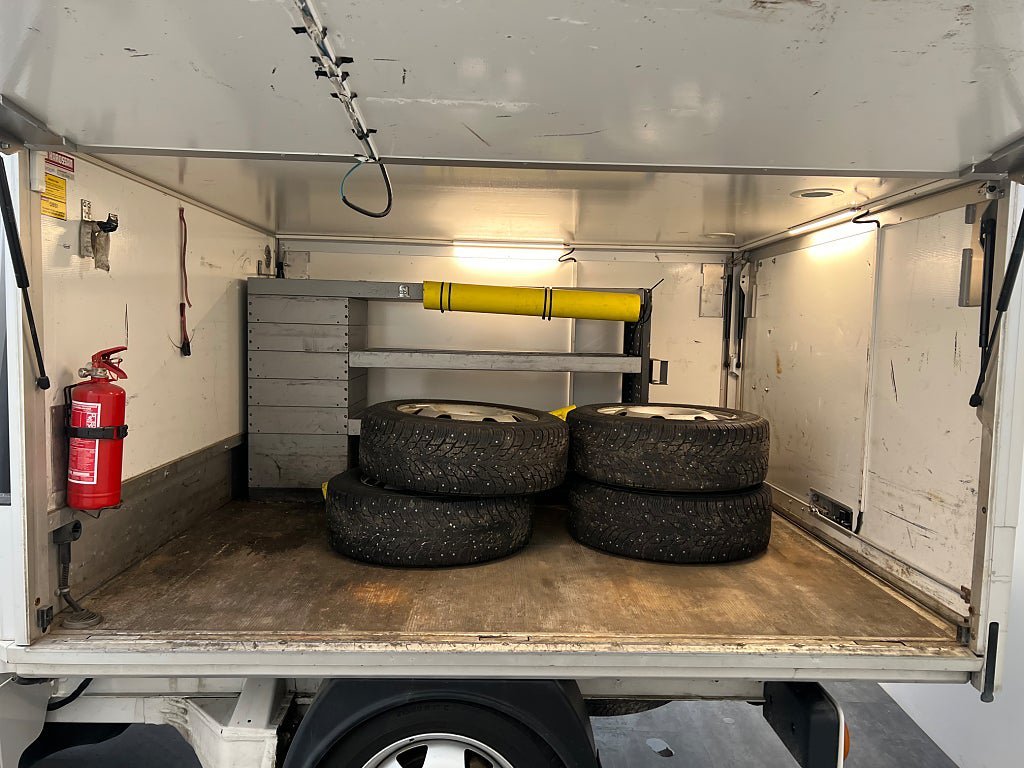 Vehicle Image 9