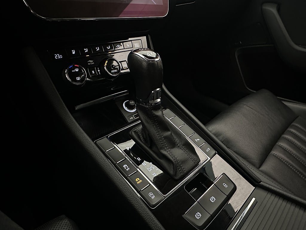 Vehicle Image 24
