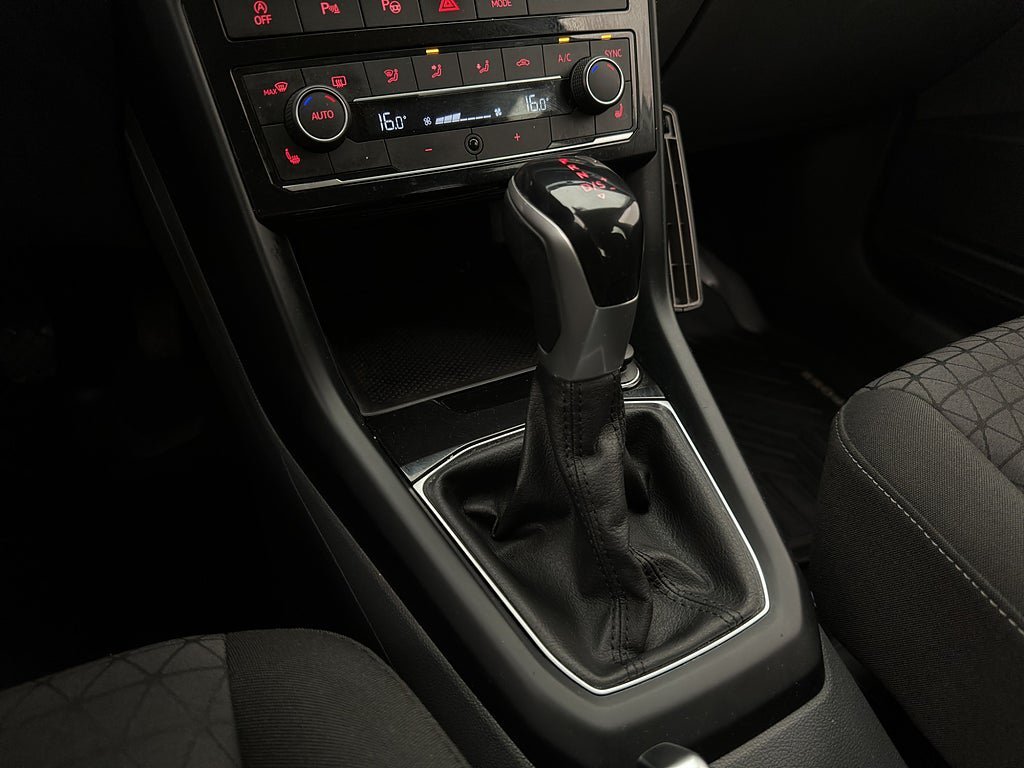 Vehicle Image 17