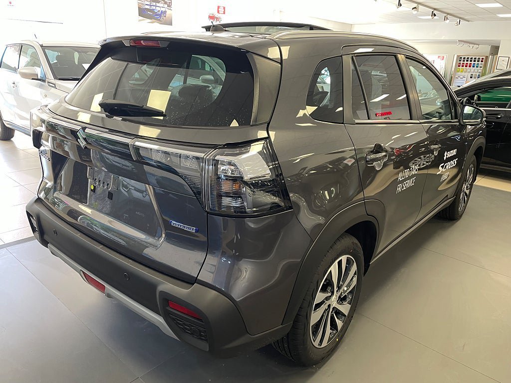 Vehicle Image 4