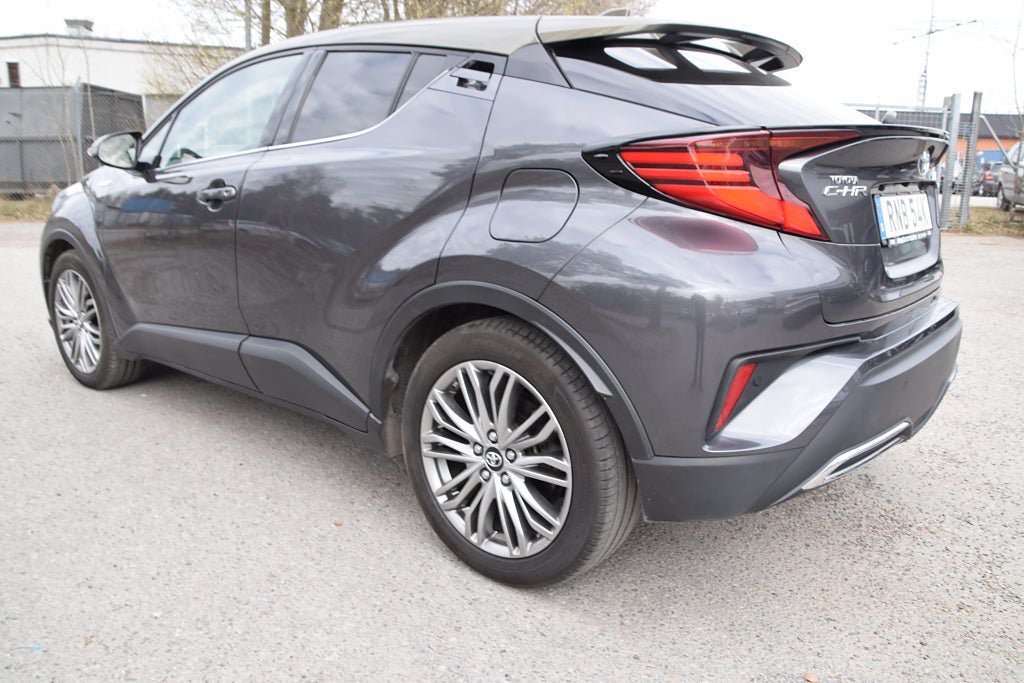 Vehicle Image 6