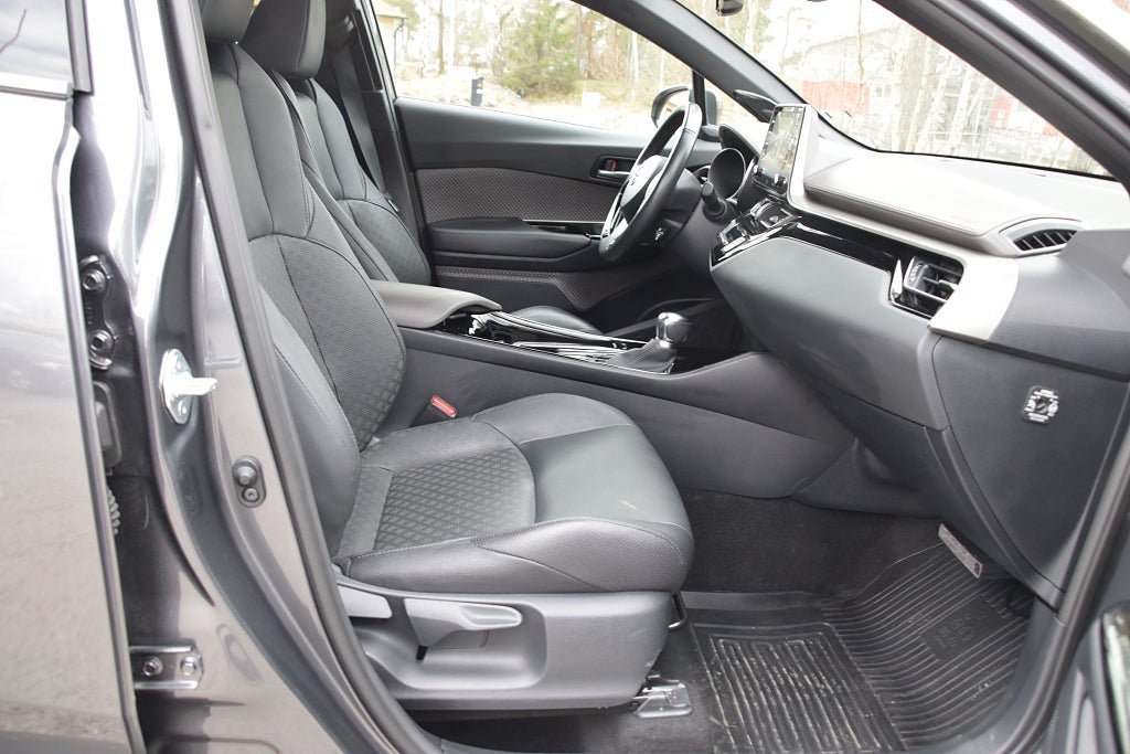 Vehicle Image 9