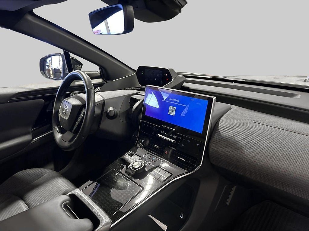 Vehicle Image 9