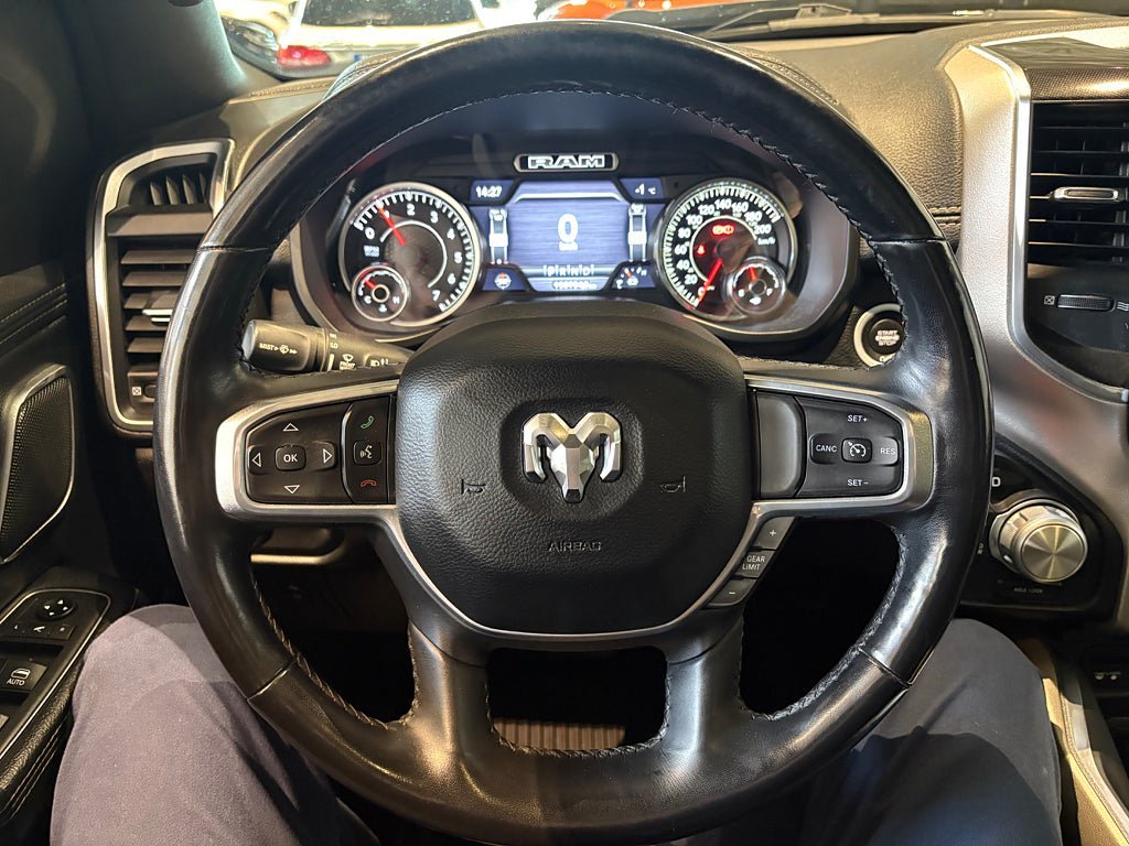 Vehicle Image 23