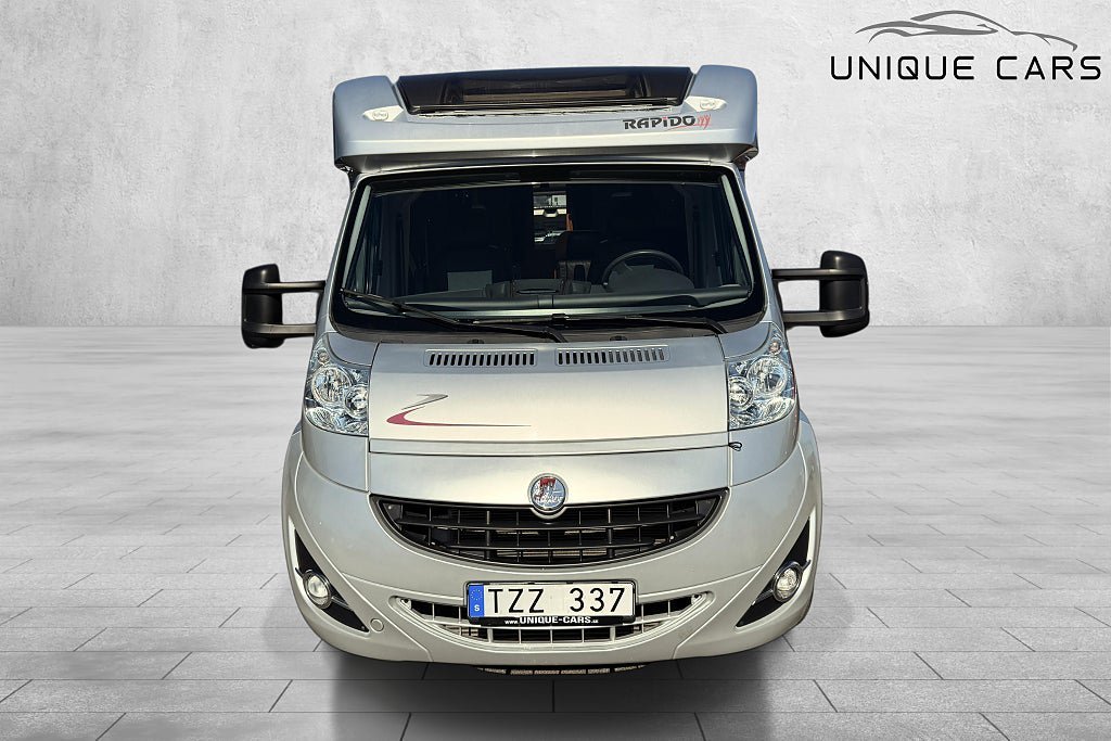 Vehicle Image 8