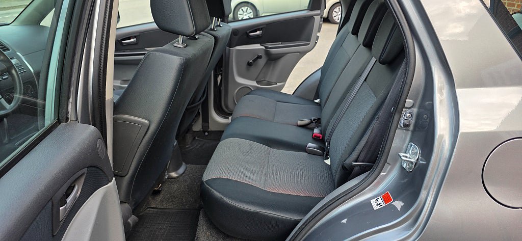 Vehicle Image 11