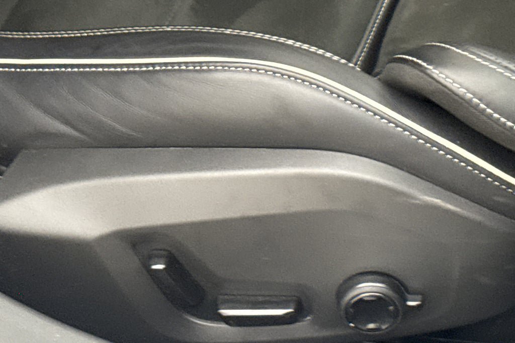 Vehicle Image 33