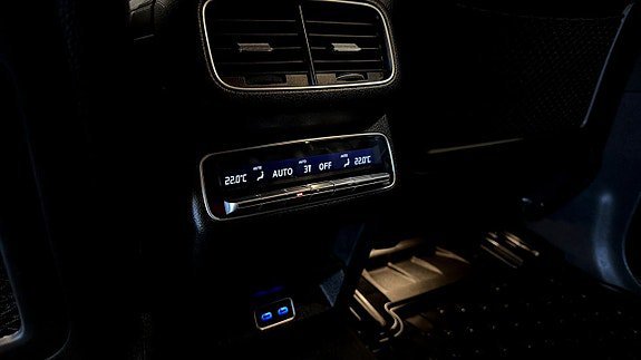 Vehicle Image 24