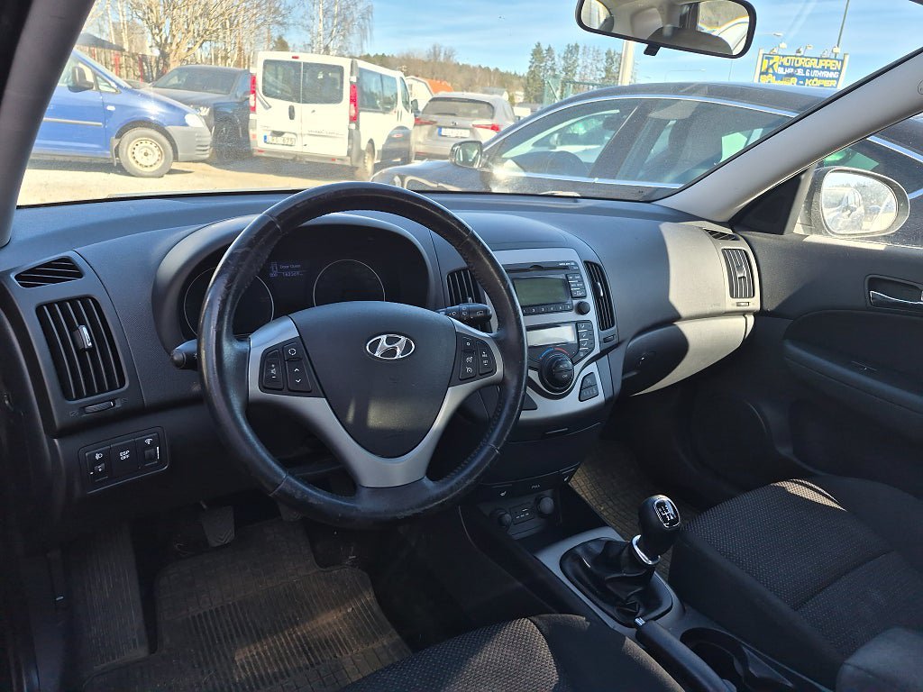 Vehicle Image 24
