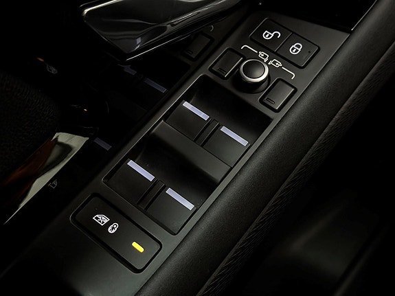 Vehicle Image 27