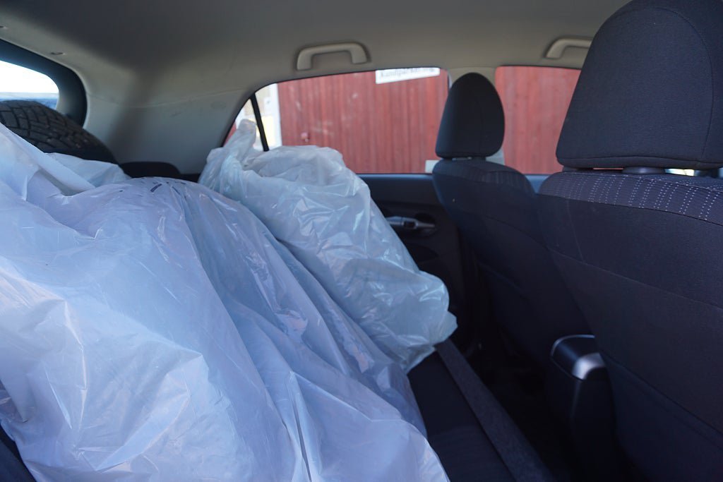 Vehicle Image 6