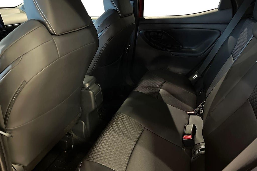 Vehicle Image 11