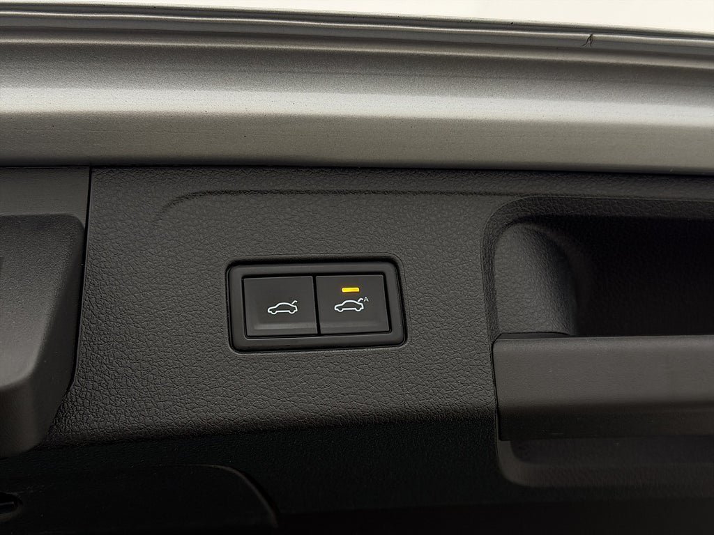 Vehicle Image 29