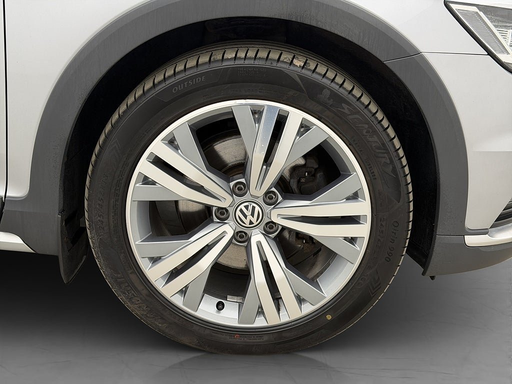 Vehicle Image 33