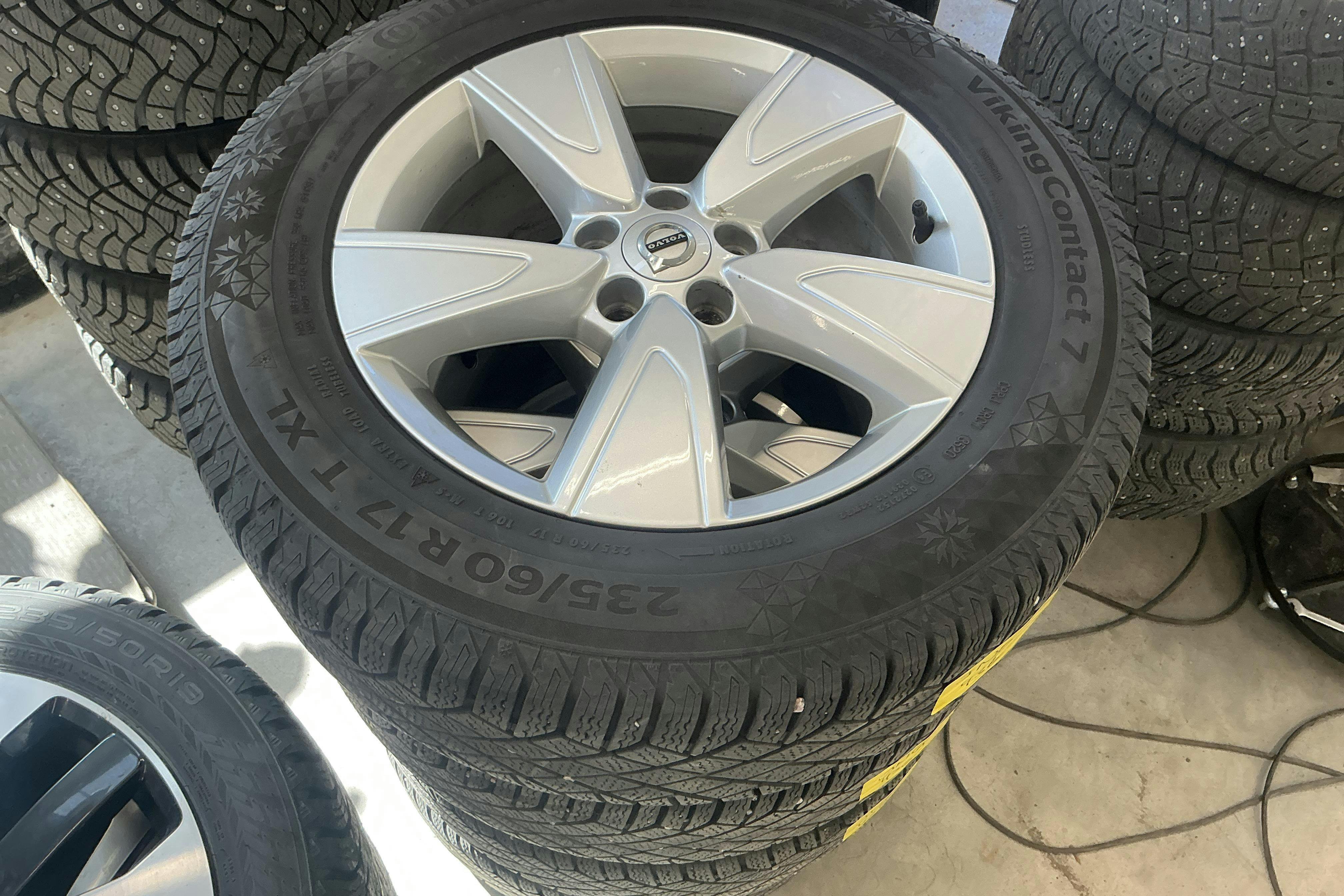 Vehicle Image 17