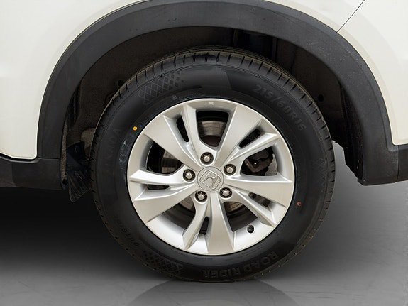 Vehicle Image 25