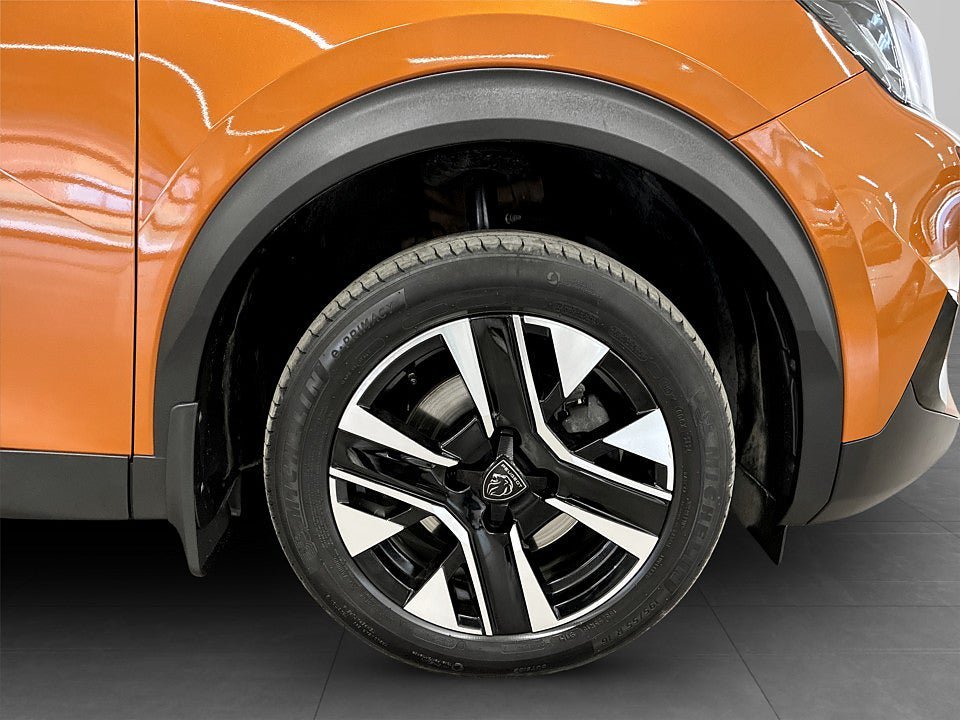 Vehicle Image 14