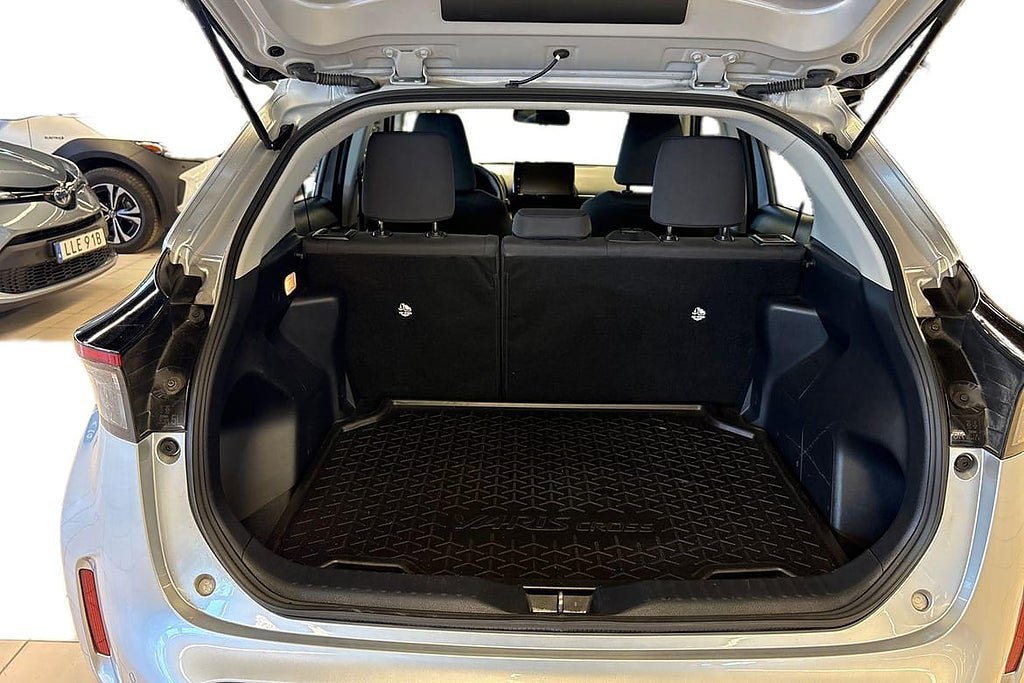 Vehicle Image 12