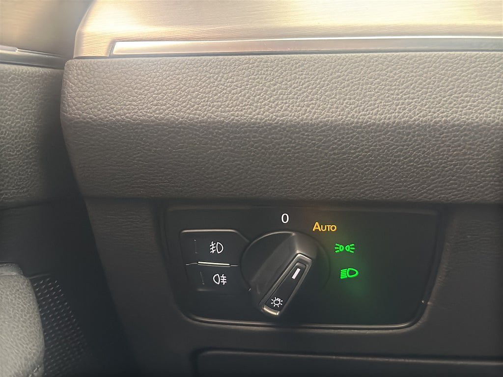 Vehicle Image 29