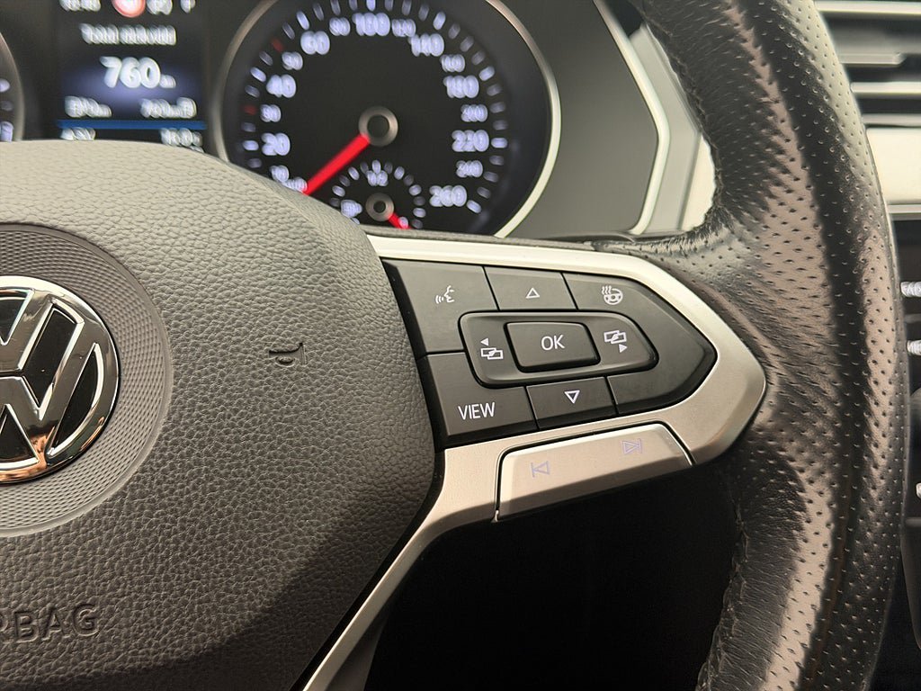 Vehicle Image 28