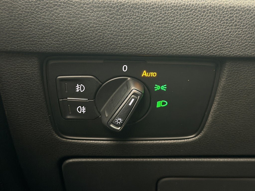 Vehicle Image 26