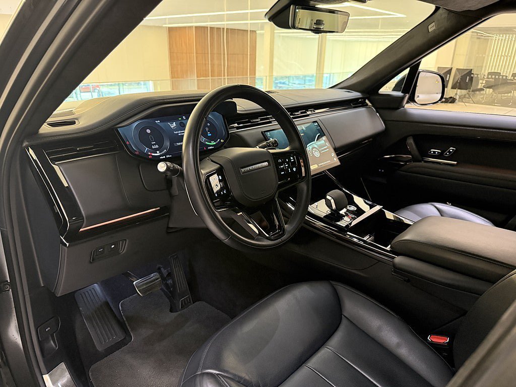 Vehicle Image 10