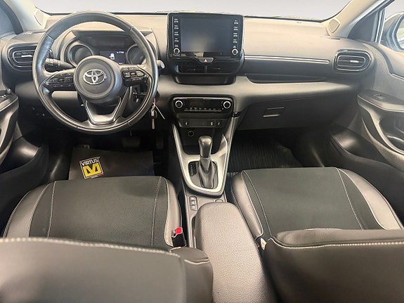 Vehicle Image 10