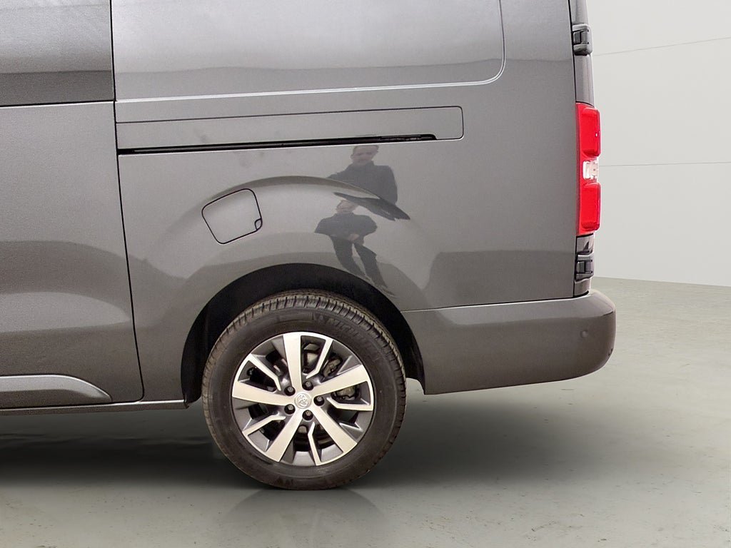 Vehicle Image 33