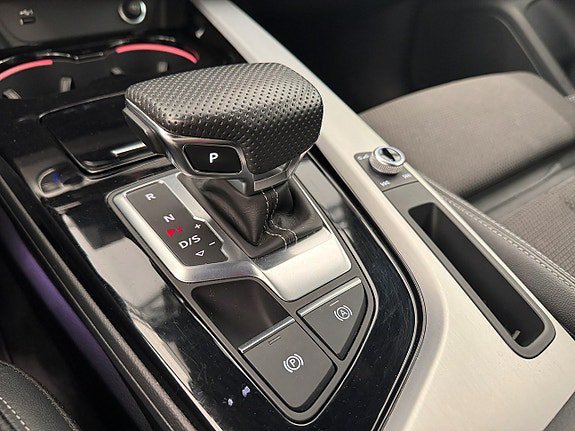 Vehicle Image 30