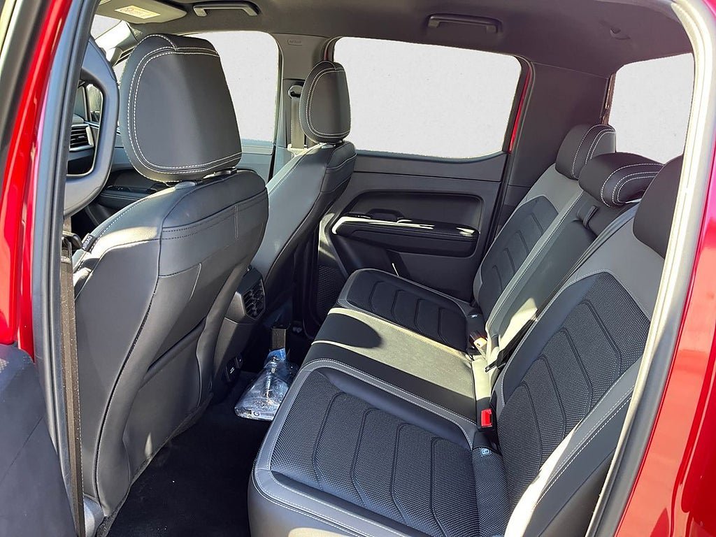 Vehicle Image 13