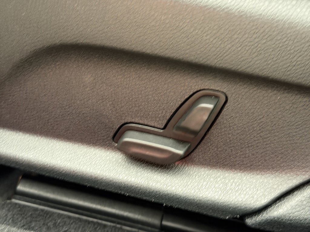 Vehicle Image 37