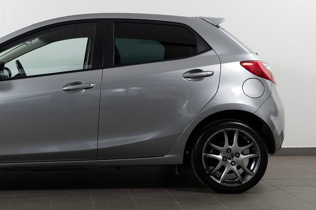 Vehicle Image 5