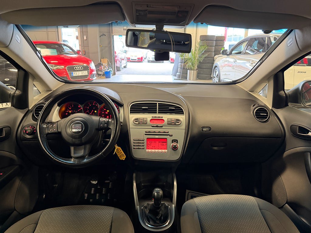 Vehicle Image 13